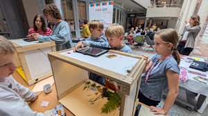 Social Media verbieten oder Teilhabe stärken? Social Media verbieten oder Teilhabe stärken?